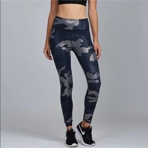 “NOLI” Guerra Metallic Camo High-Waisted Leggings